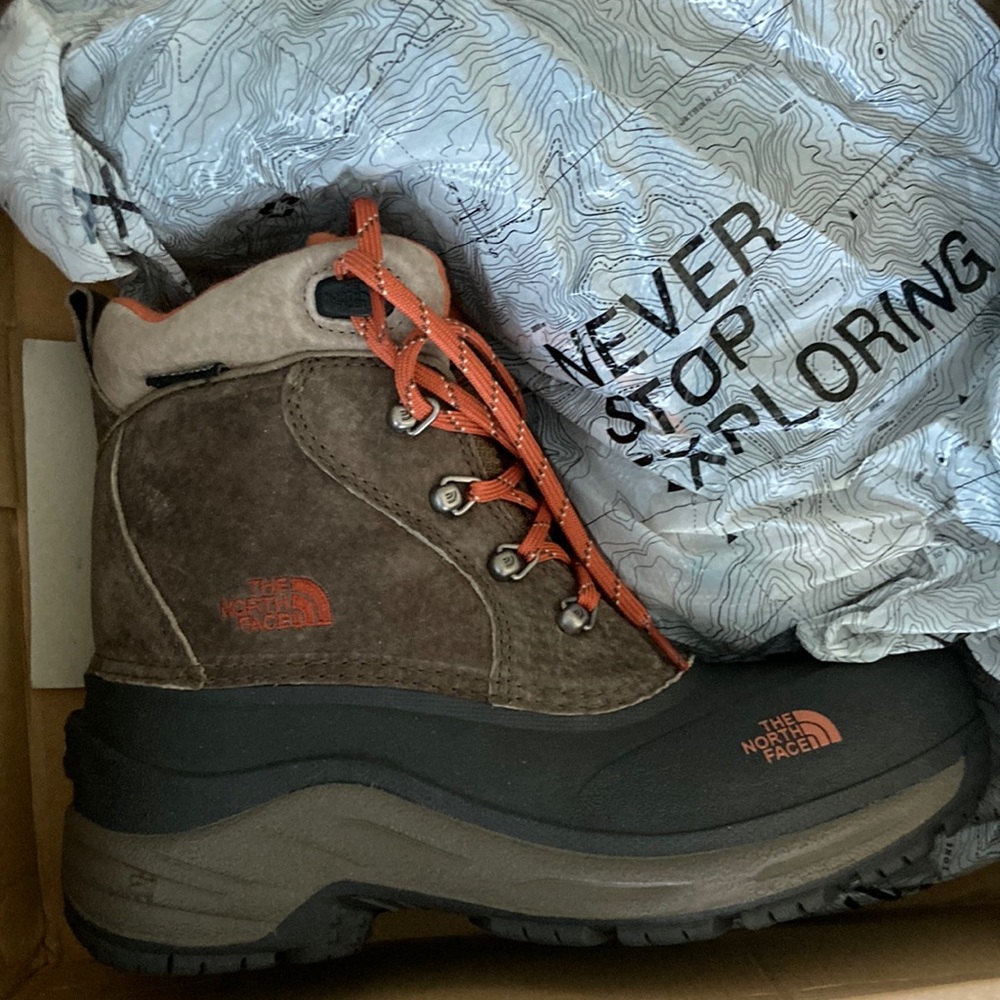 The North Face Waterproof Boys’ Chilkat Boot size 6